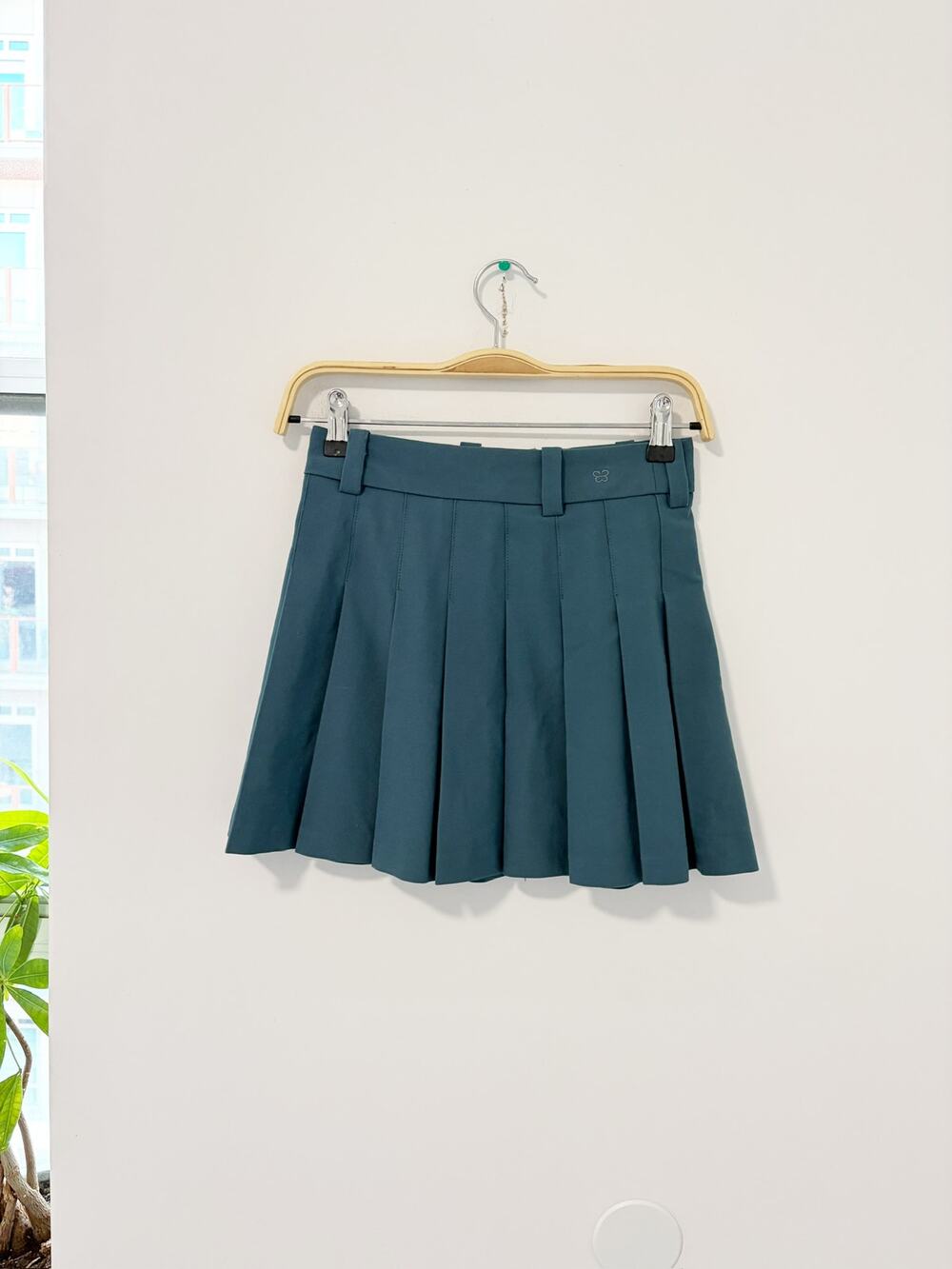 Aritzia Sunday Best Olive Micro Skirt in Blue Size 00